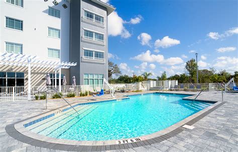 Carlisle inn sarasota - Carlisle Inn is a popular choice among many travelers due to its convenient location for sightseeing in Sarasota, provided they have their own transport. Reviewers appreciate the